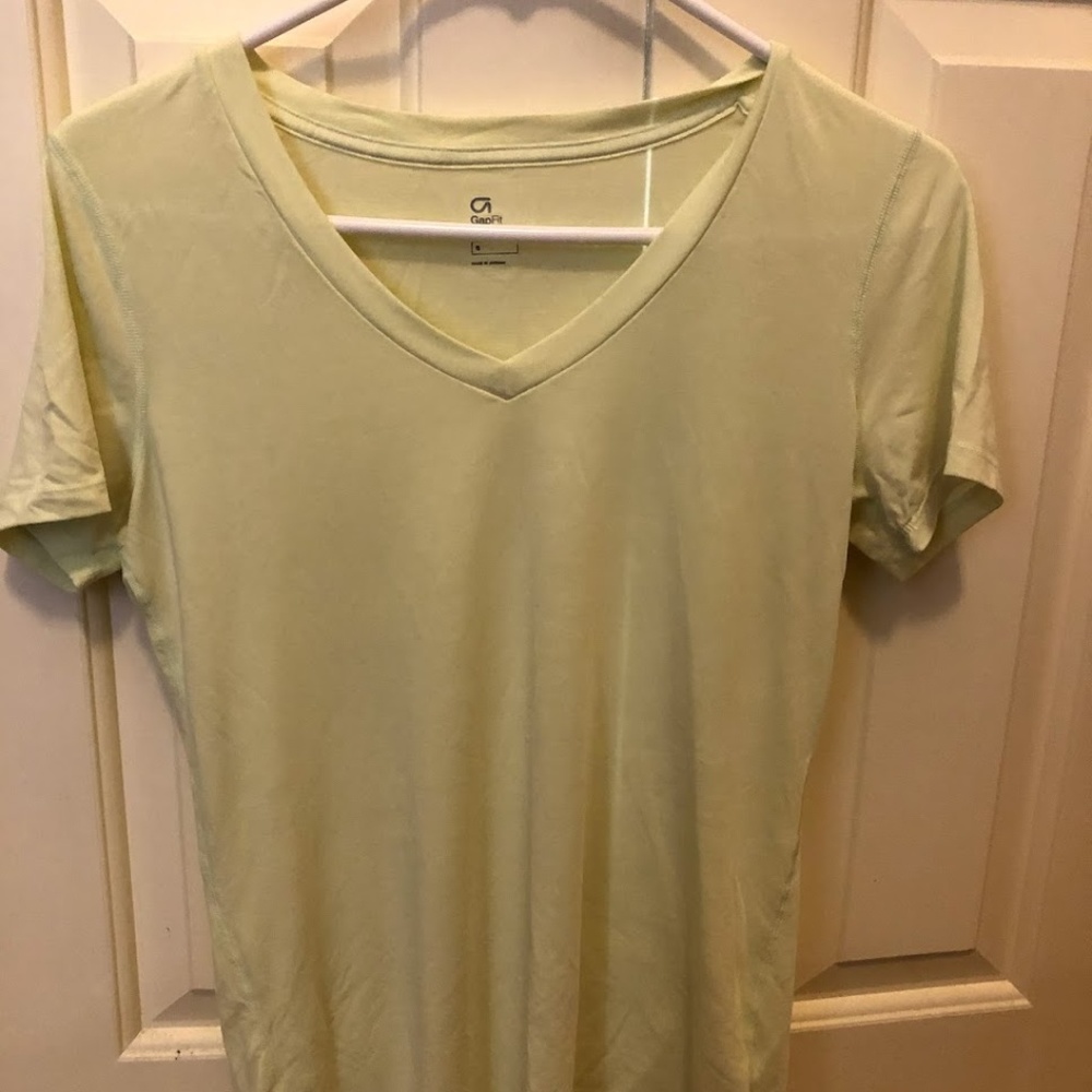 Light green Gap Fit short sleeve work out top